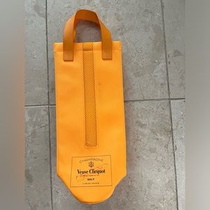 LOT of 2 VEUVE CLICQUOT CHAMPAGNE HOLDER 750 ML